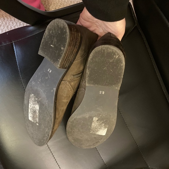 Steve Madden Suede Zip Ankle Boots 8.5 Boho Chic fall staple moto everyday - Picture 3 of 6